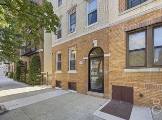 30-19 33rd St, Astoria, NY 11103