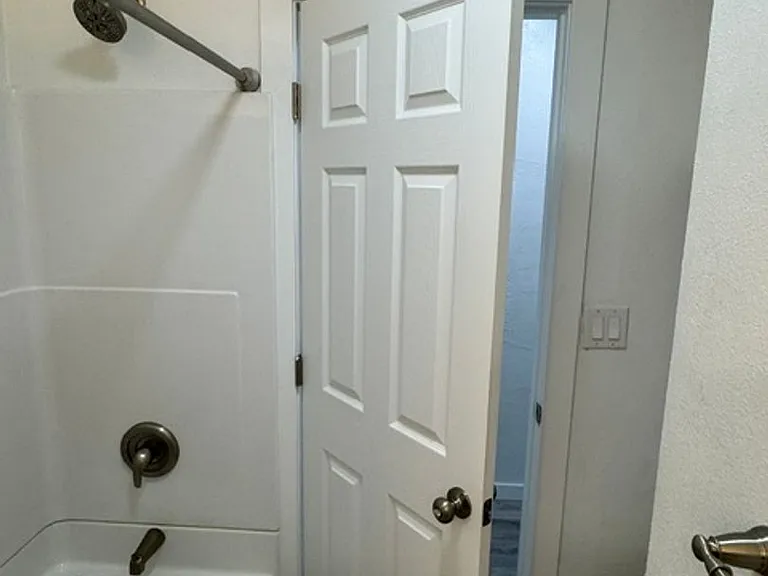 407 Oregon Ter — Photo 21