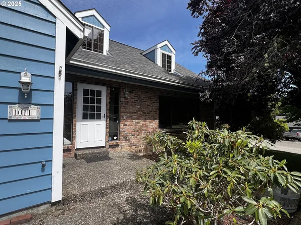 1011 Heather Ct, Reedsport, OR 97467