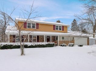 7373 N Santa Monica Blvd, Fox Pt, WI 53217