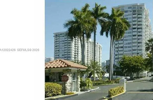 18011 Biscayne Blvd #1503 — Photo 15