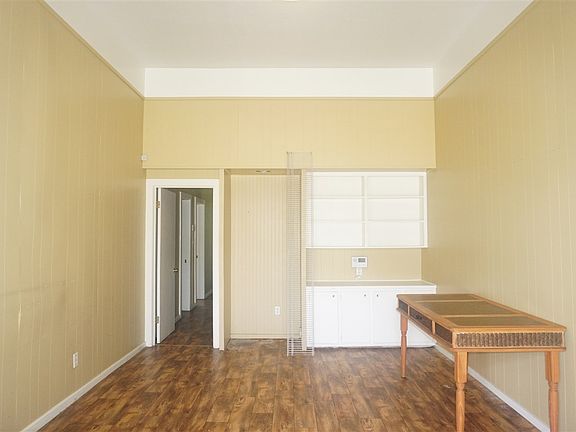 3rd image of 107 N Brooks Ave