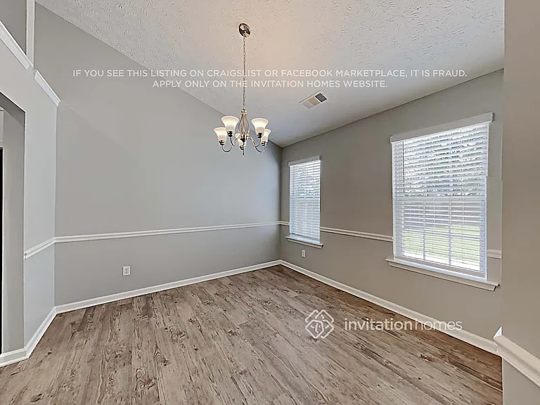 1317 Kent Mnr — Photo 8