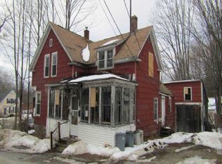 8 Yates St, Mechanic Falls, ME 04256