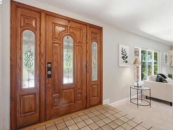 5th image of 107 Hazelwood Pl