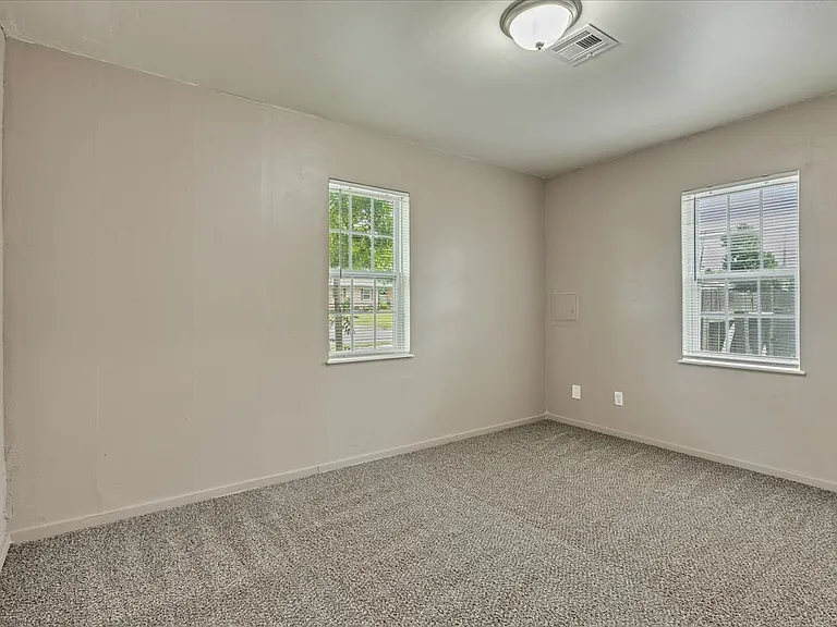 1536 SW 52nd St — Photo 28