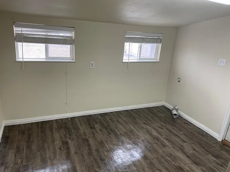 302 W 500 S — Photo 1