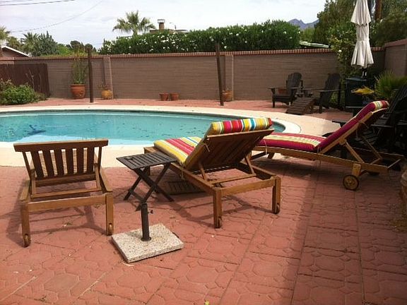 Pool & outdoor relaxation