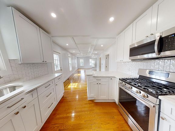 2nd image of 1008 Winthrop Ave #A