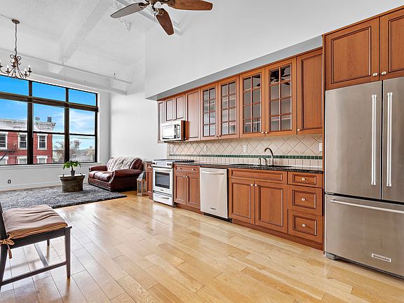 4th image of 300 Communipaw Ave APT 203