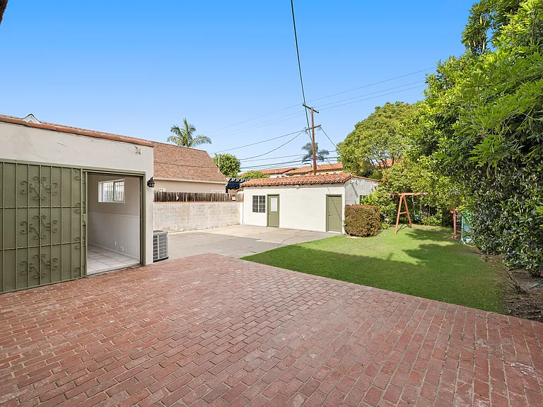 120 S Poinsettia Pl — Photo 25