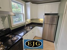 9 High St, Somersworth, NH