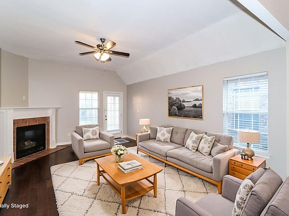 4th image of 9887 Wynngate Dr