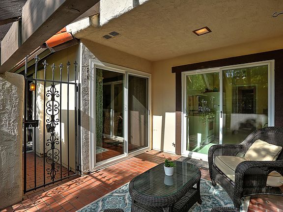 4th image of 737 Calle De Los Amigos