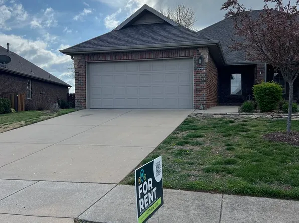 1446 W Sackett St, Springfield, MO 65807