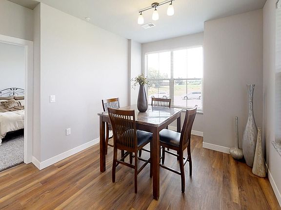 3rd image of 1615 Hoel Ave #301