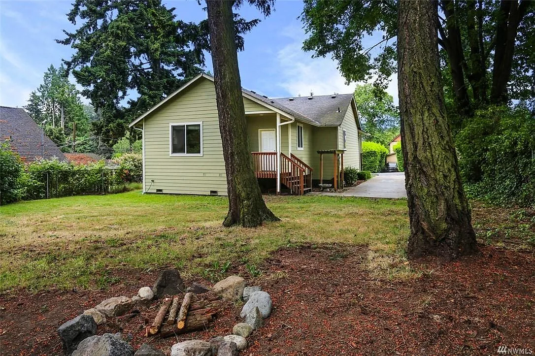 3 bed, 1880 sqft, $3,590 — Photo 2