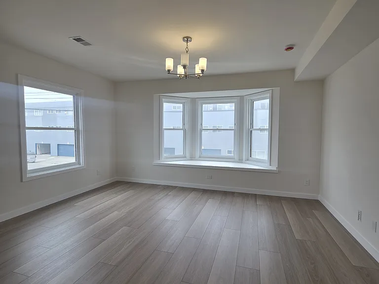 La Playa Apartments — Photo 2