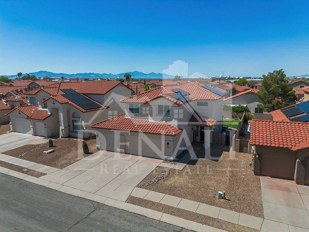 4 bed, 2.5 bath, 2055 sqft, $2,295 — Photo 3