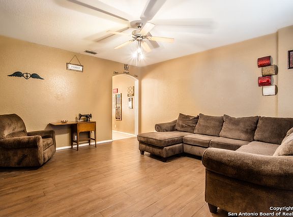 5th image of 5818 Mayo Dr