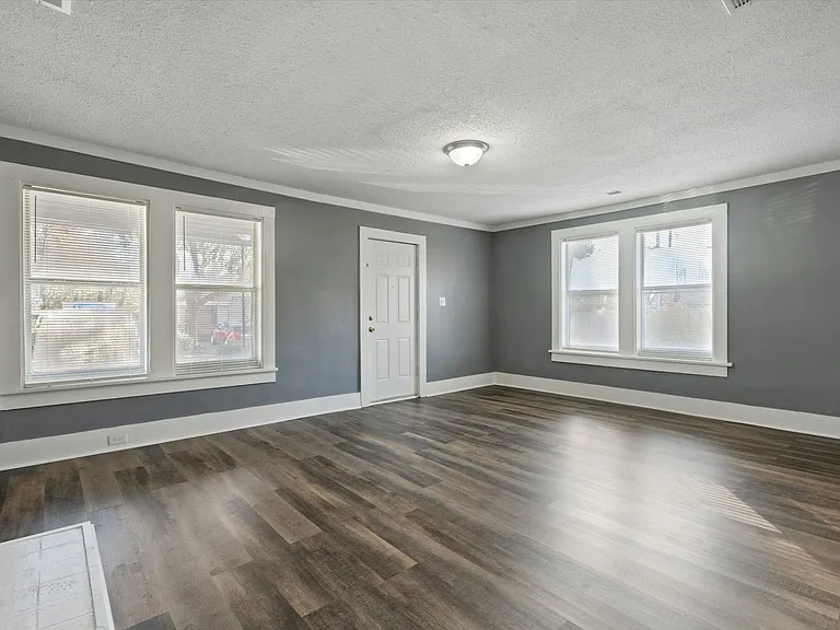 425 Carpenter St — Photo 11