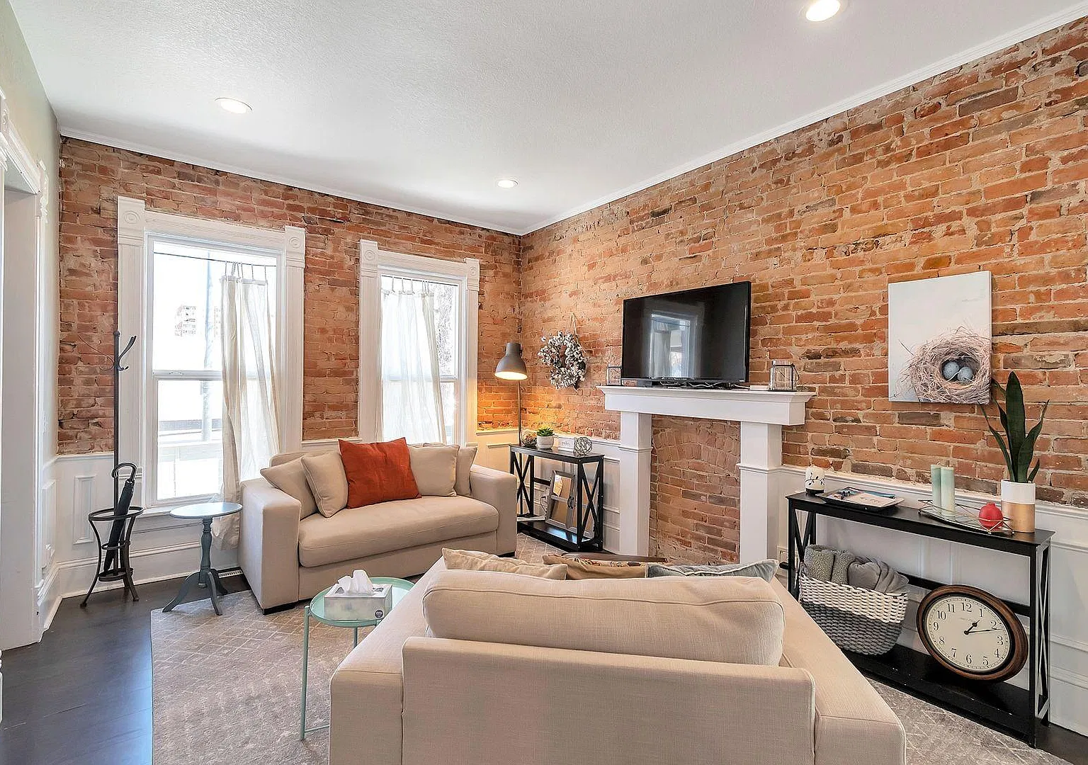 3 bed, 1100 sqft, $4,500 — Photo 4