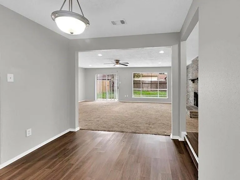 8406 Daycoach Ln — Photo 8
