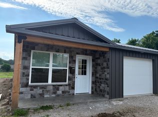 404 N Oak St #C, Garnett, KS 66032