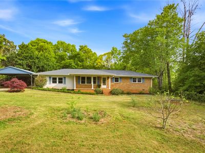 1614 Iroquois Dr, Seneca, SC, 29672