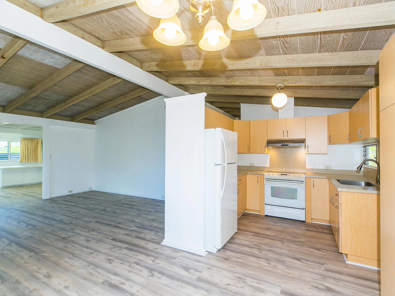 3 bed, 1.5 bath, 1517 sqft, $4,000 — Photo 4