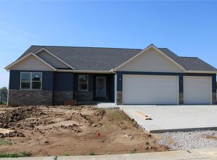 303 Carter Ridge Dr, Highland, IL 62249