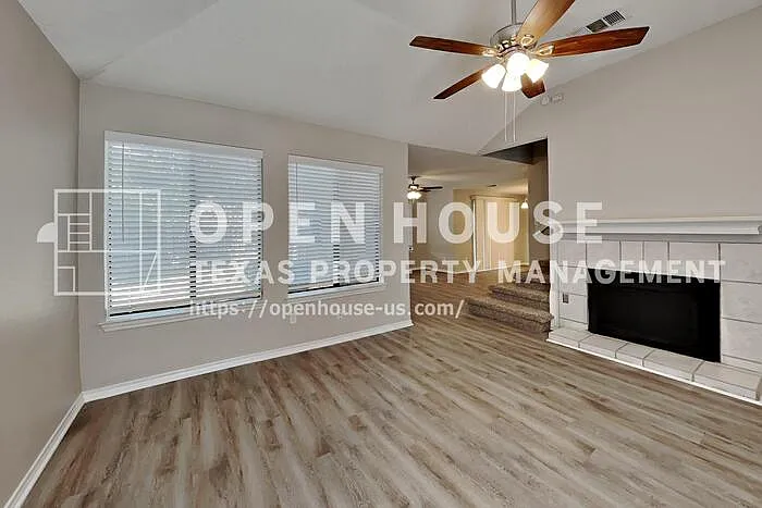 3 bed, 2.5 bath, 1625 sqft, $2,600 — Photo 3