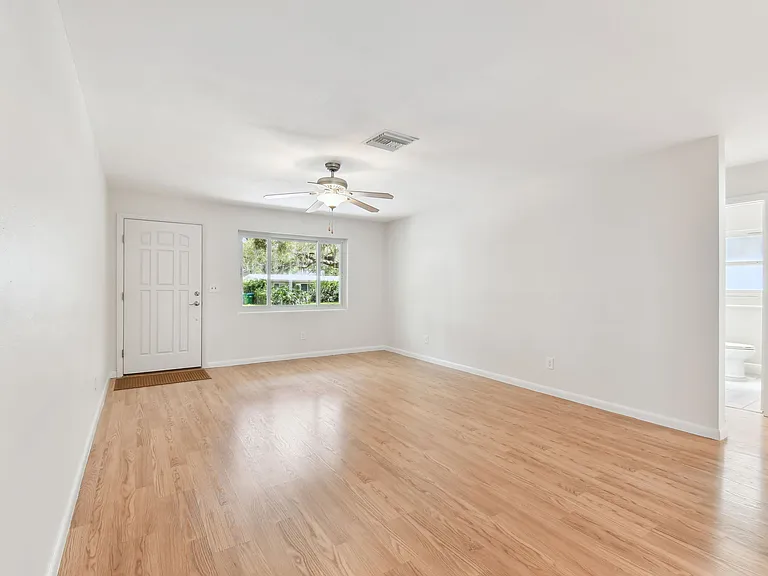 25 Joyce St — Photo 6