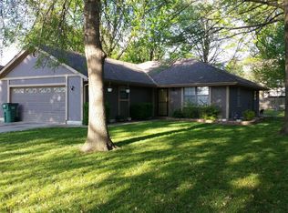 507 16th Ave N, Greenwood, MO 64034
