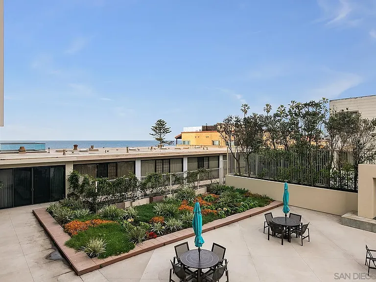 939 Coast Blvd #5G — Photo 30