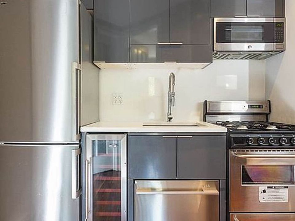 2nd image of 1590 Lexington Ave #3