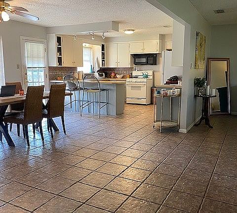 Kitchen, dining area