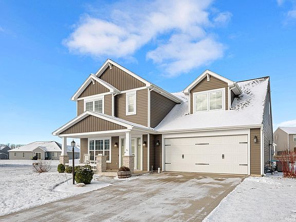 2nd image of 585 Highfields Cv