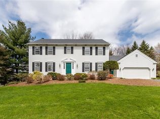 28 Kimberwick Ct, Chagrin Falls, OH 44022