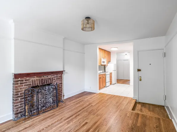 217 East 5th Street 6A image 3 of 10