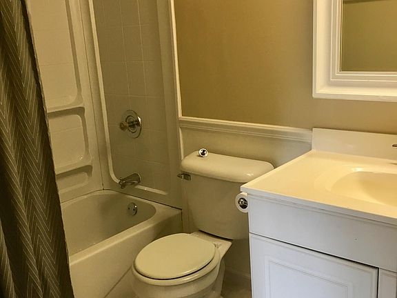 4th image of 14011 James Dr APT 610