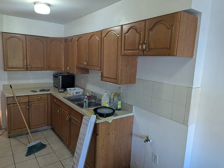 493 Montauk Ave — Photo 1