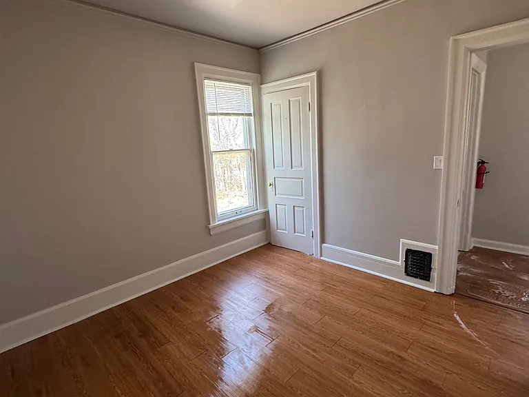 330 E Chambers St — Photo 8
