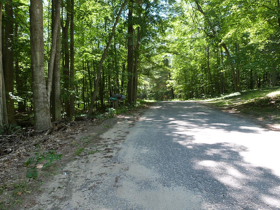 2nd image of 47-52 Birchview Trail
