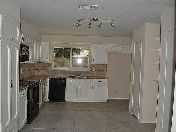 3rd image of 12407 Amado Dr