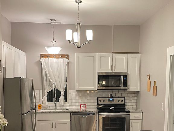 Bright, fully furnished kitchen.