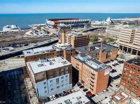 1260 W 4th St APT 302, Cleveland, OH 44113