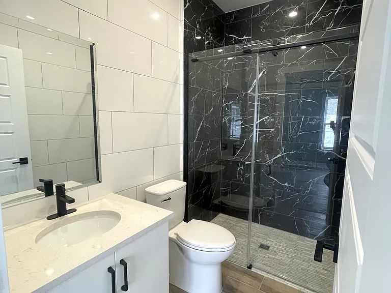 78 Queen St #110 — Photo 11