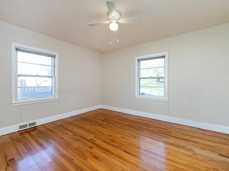 MASTER BEDROOM W/ CLOSET AND 1/2 BATH