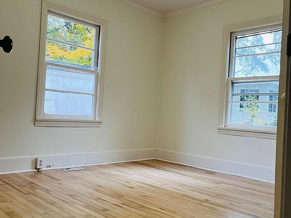 3rd image of 3004 Joan Ave